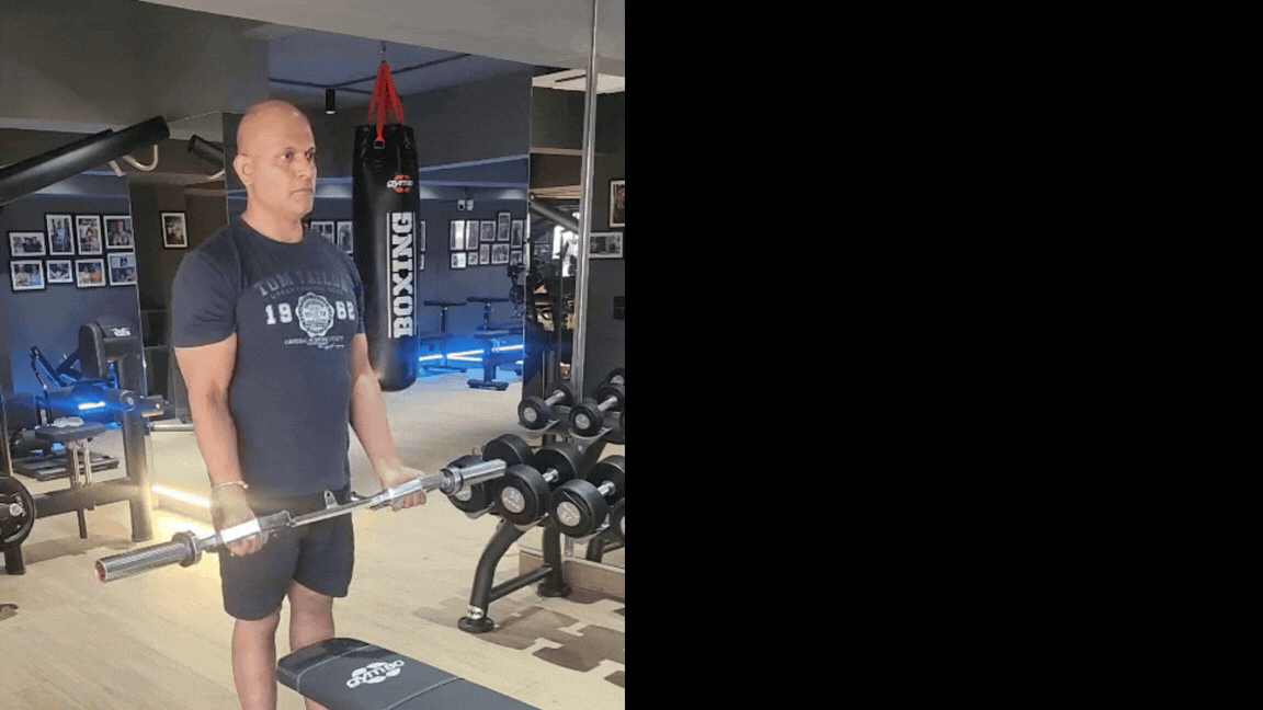 Demonstration of the use of the most innovative-multipurpose-rotating-grip-bar by holding and rotating grips at different positions.